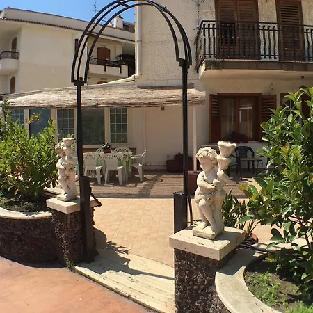 Sikelia 75 Apartment Giardini Naxos